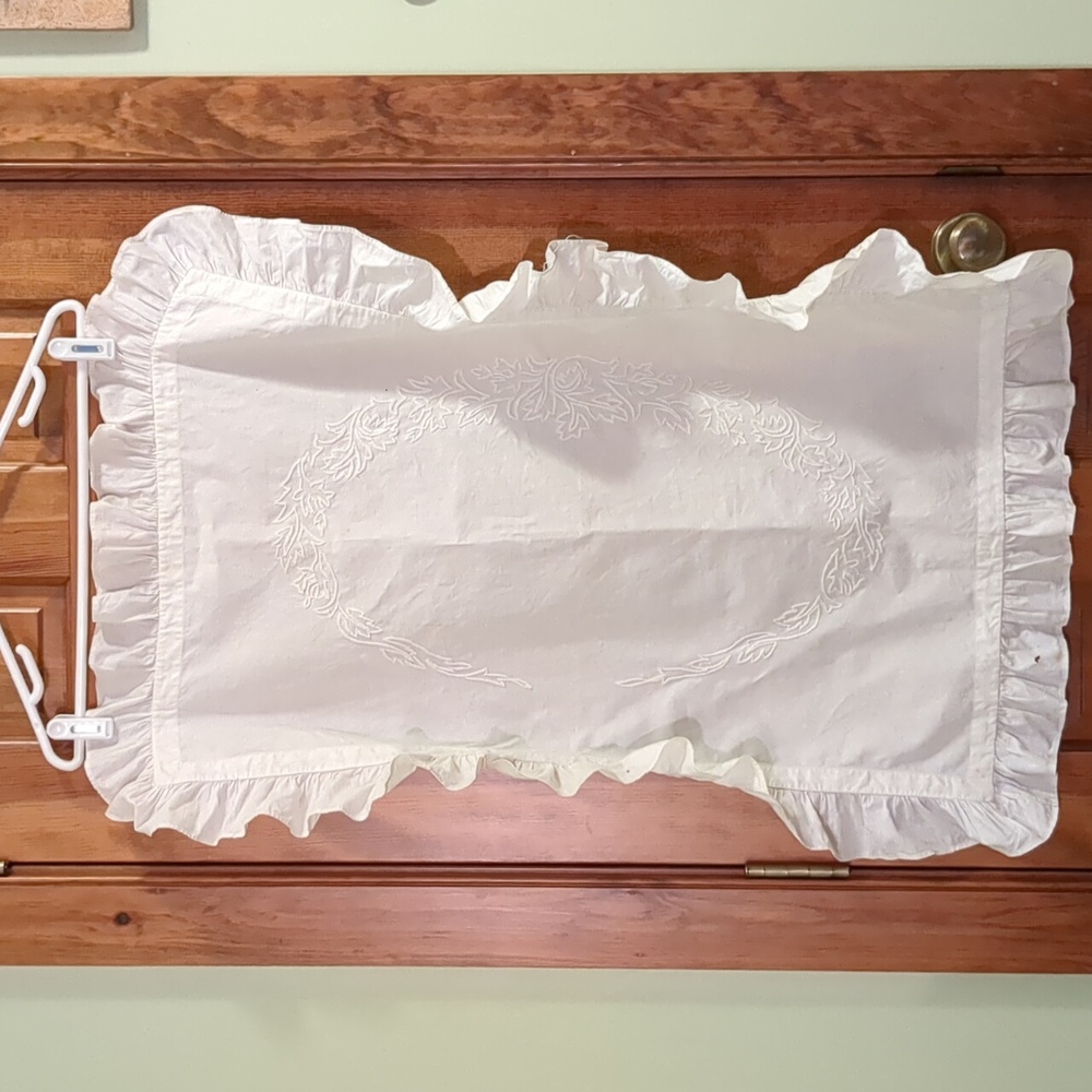 Cotton Ruffled Dresser Linen